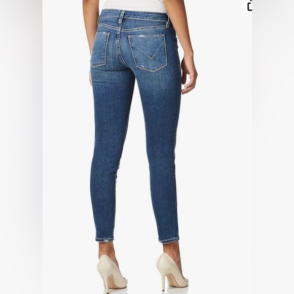 Hudson Krista Super Skinny Medium wash jeans classic 5 pocket wiskering 26
C - Picture 2 of 13